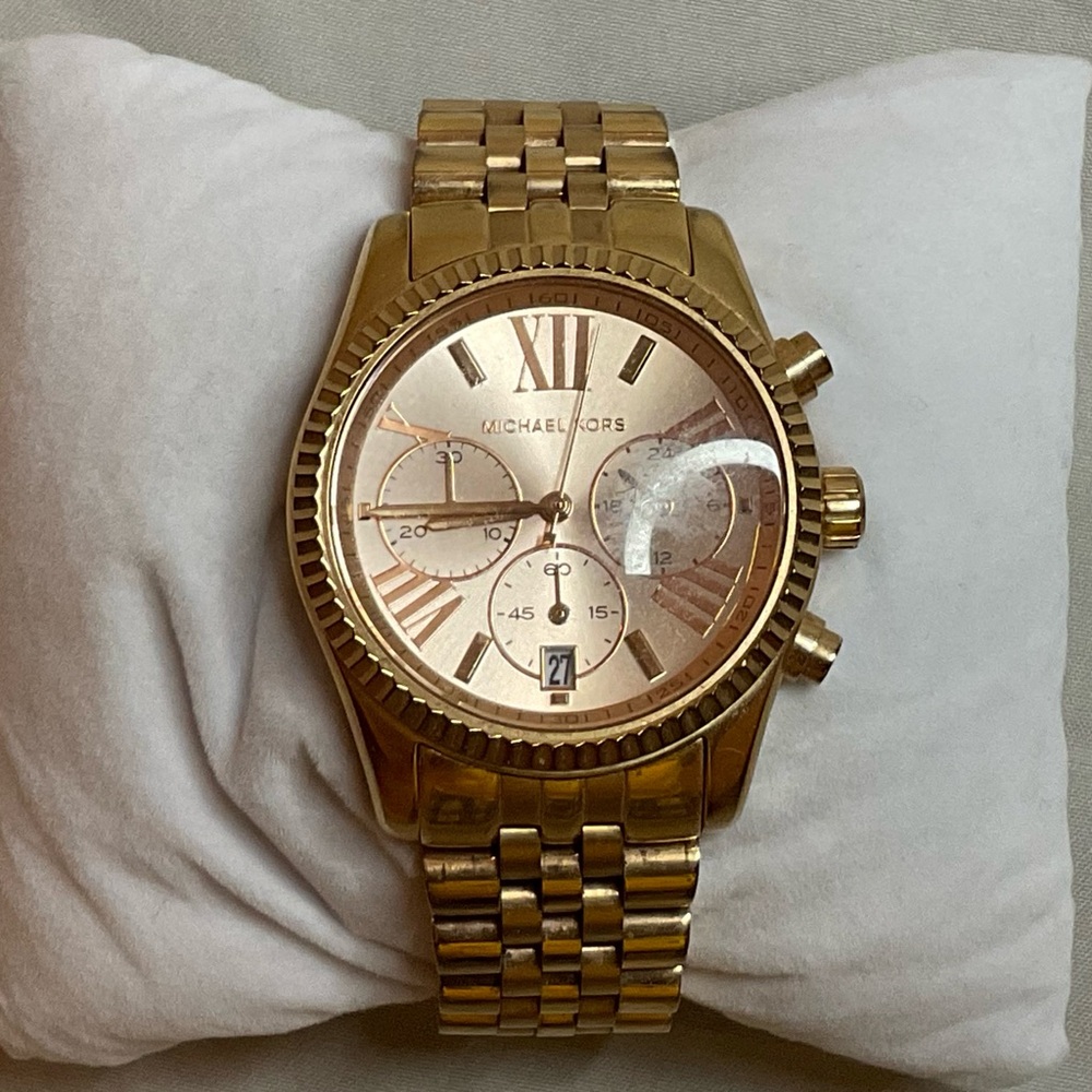 🔥🔥Michael Kors Women's 'Lexington' Rose Gold-Tone Watch.